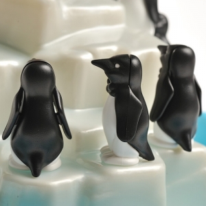 Пингвины на льдине